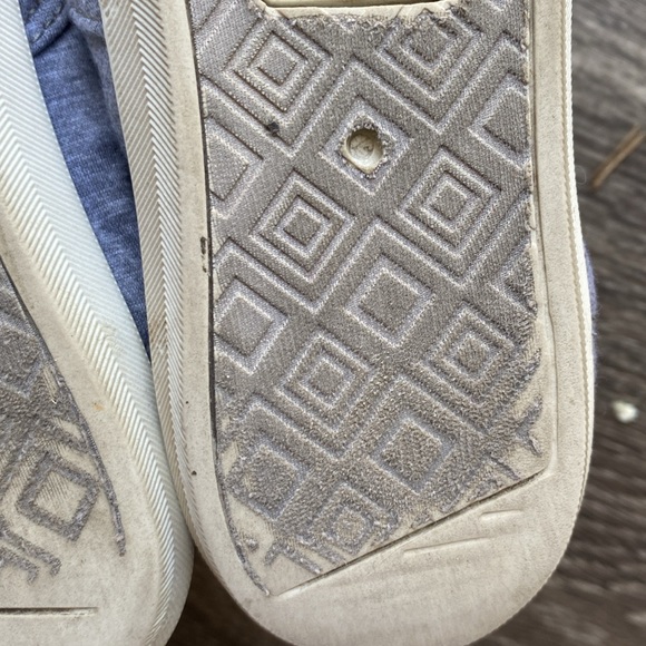 Gray and white flat sneakers shoes - Picture 17 of 17